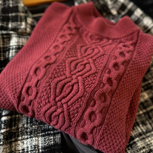 URBAN OUTFITTERS Maroon Cable Knit Turtleneck Sweater - Picture 10 of 13